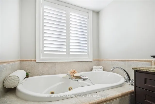 Additional image 29 of 390 Upper Middle Rd Unit 306