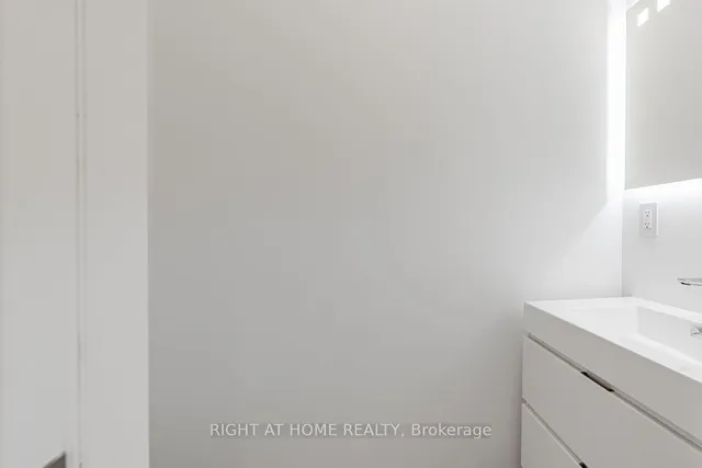 Additional image 13 of 677 Huron St