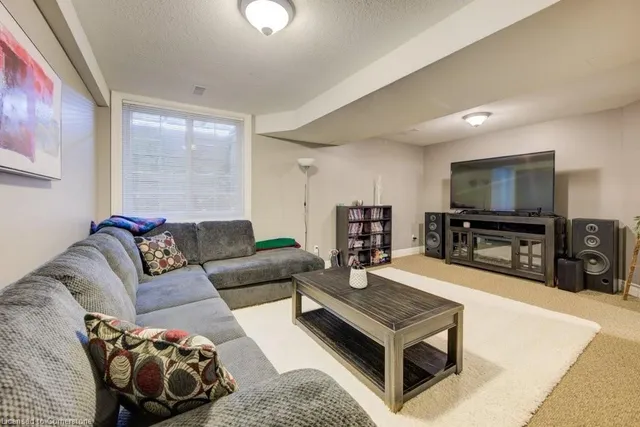 Additional image 30 of 76 Woolwich St Unit 2
