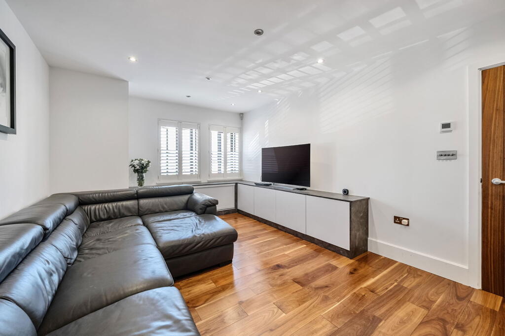 Additional image 6 of 143 Hayes Lane , Hayes , BR2 9EQ