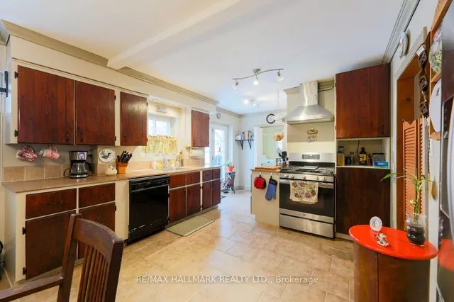 Additional image 5 of 17 Mystic Ave