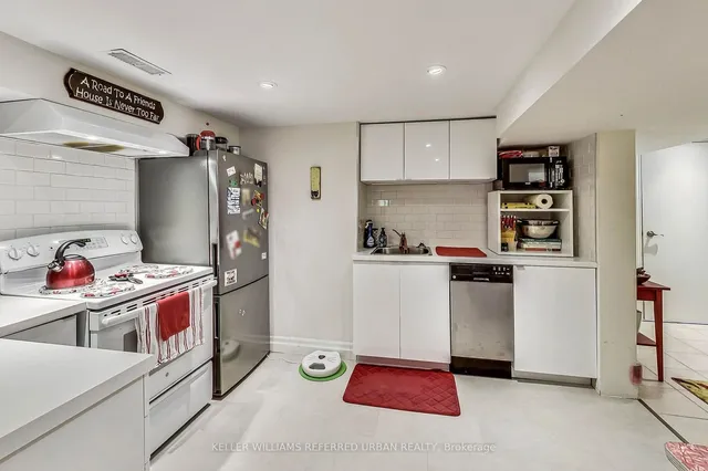 Additional image 32 of 36 Glenlake Ave