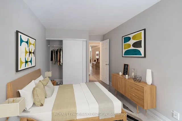 Additional image 32 of 717 Bay St Unit 1004