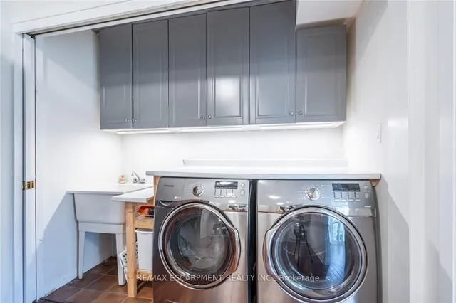 Additional image 32 of 607 Edgewater Cres