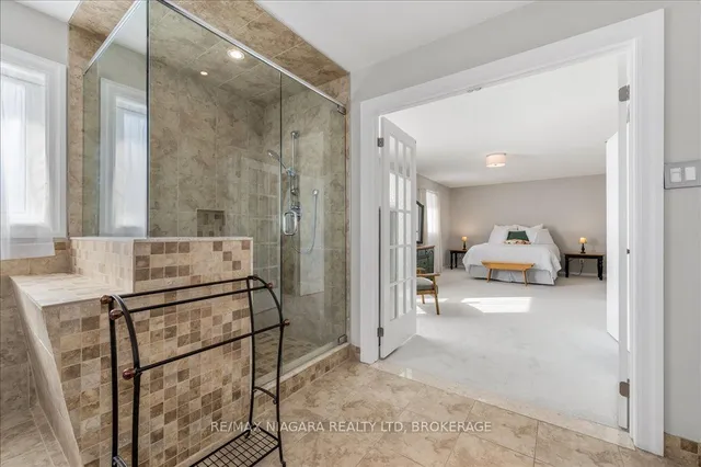 Additional image 25 of 1077 Grandeur Cres