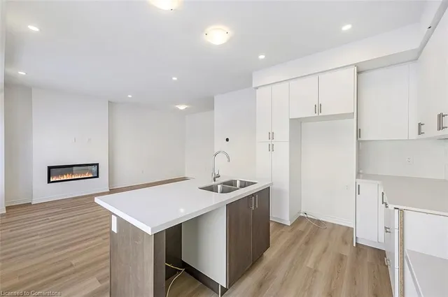 Additional image 16 of 205 Thames Way Unit 18