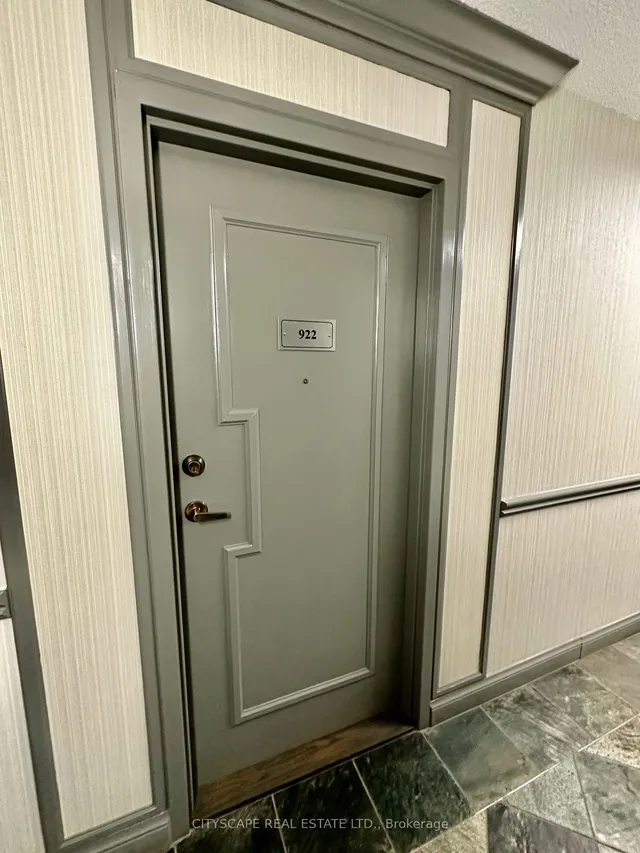 Additional image 3 of 633 Bay St Unit 922