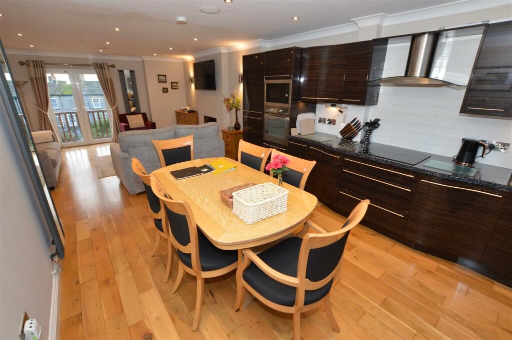 Additional image 5 of Garden View, Pottergate, Richmond