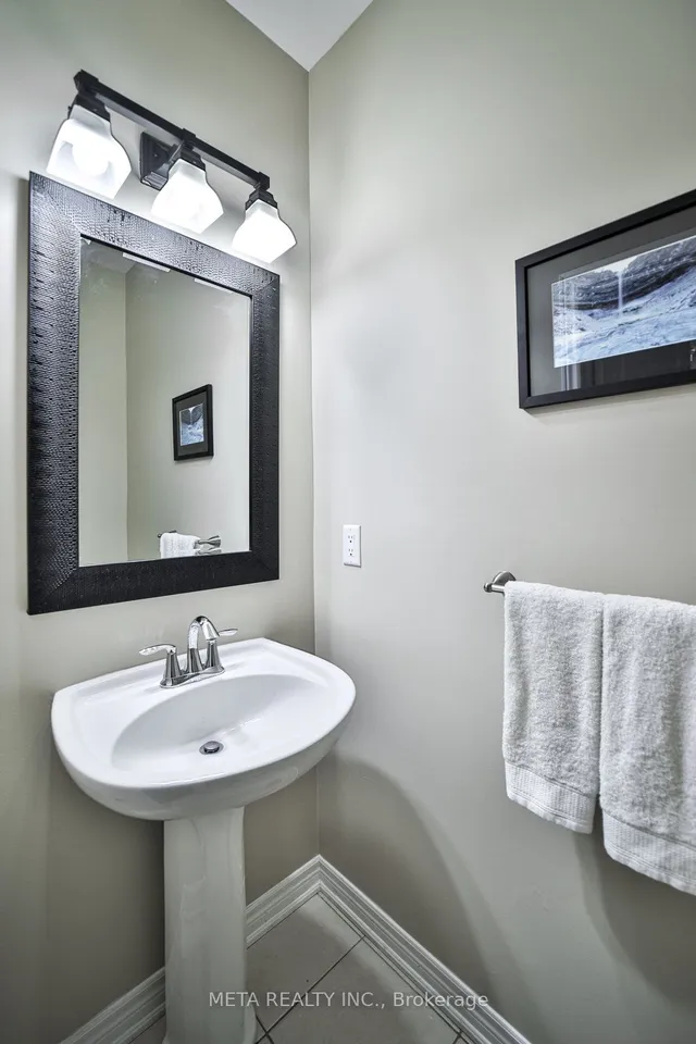 Additional image 19 of 4597 Centretown Way