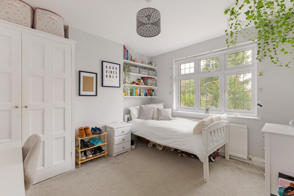 Additional image 17 of Meadow Walk, Harpenden, AL5