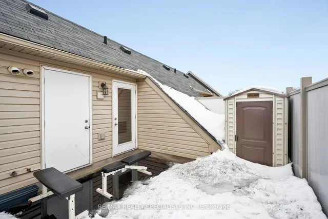 Additional image 35 of 76 Munro St Unit 4