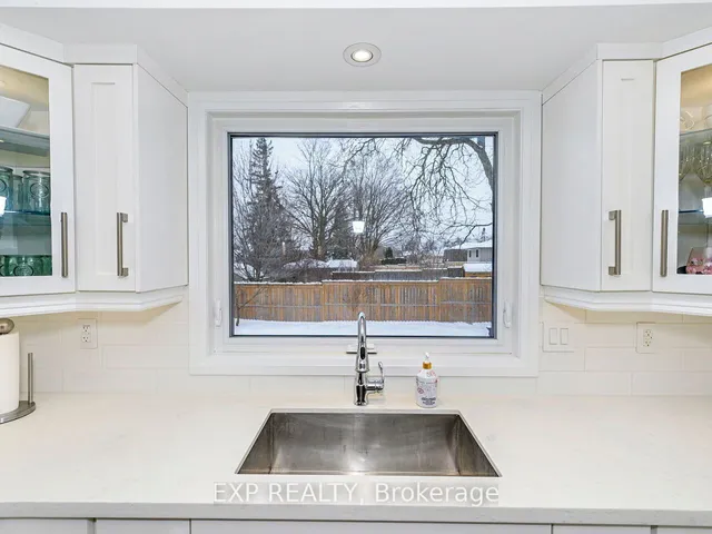 Additional image 11 of 3496 Caplan Cres