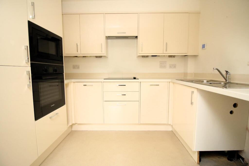 Additional image 4 of Ground floor retirement apartment in the centre of Yatton