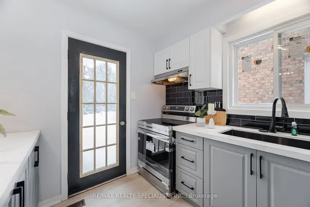 Additional image 28 of 21 Porteous Circ