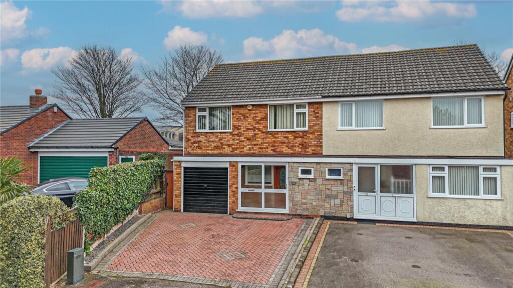 Primary image of Longlands Drive, Tamworth, Staffordshire, B77