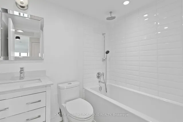 Additional image 5 of 10 Yonge St Unit 2212