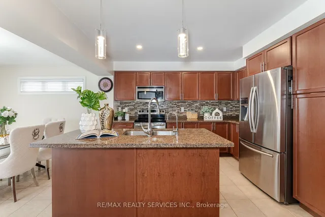 Additional image 10 of 19 Snapdragon Sq