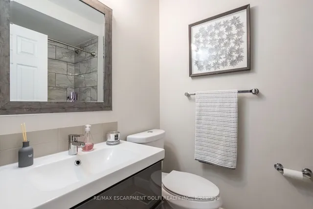 Additional image 17 of 2290 Woodward Ave