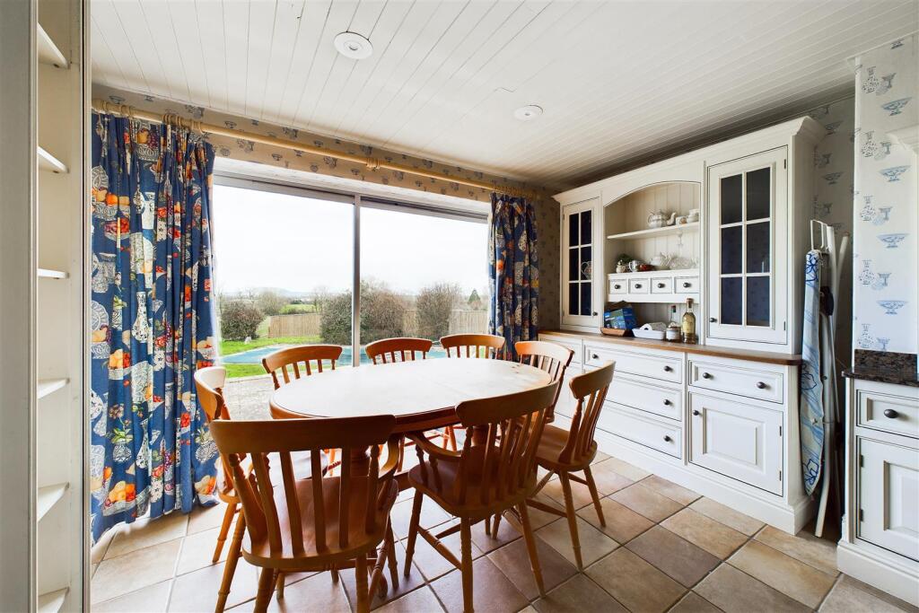 Additional image 15 of DETACHED | UPDATING | BADGWORTH