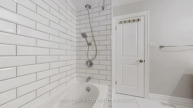 Additional image 39 of 4197 Longmoor Dr Unit 2