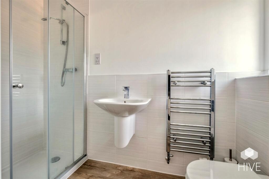 Additional image 19 of Horseshoe Crescent, Ferndown