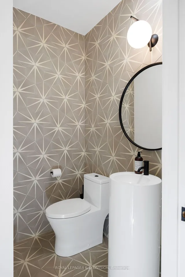 Additional image 12 of 33 Webster Ave