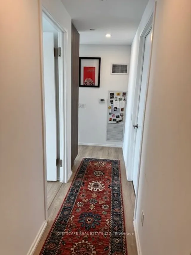 Additional image 3 of 197 Yonge St Unit 4402