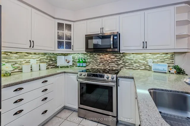 Additional image 18 of 38 Candle Cres