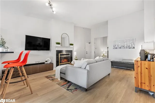 Additional image 20 of 4015 Kilmer Dr Unit 405