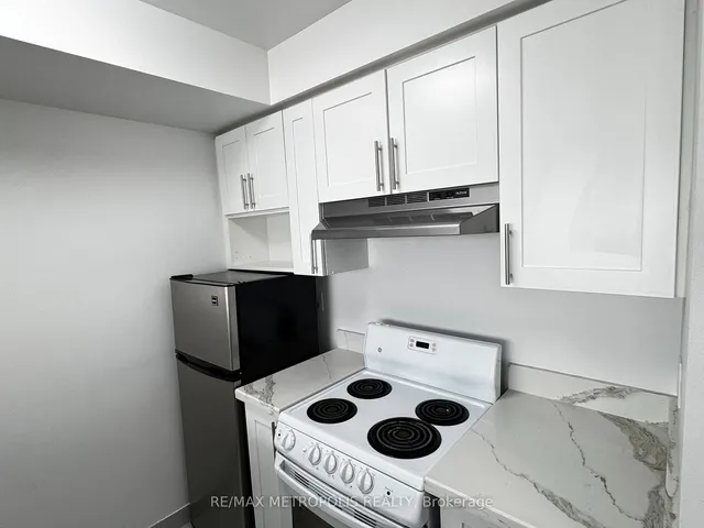 Additional image 11 of 18 Lee Centre Dr Unit 1613