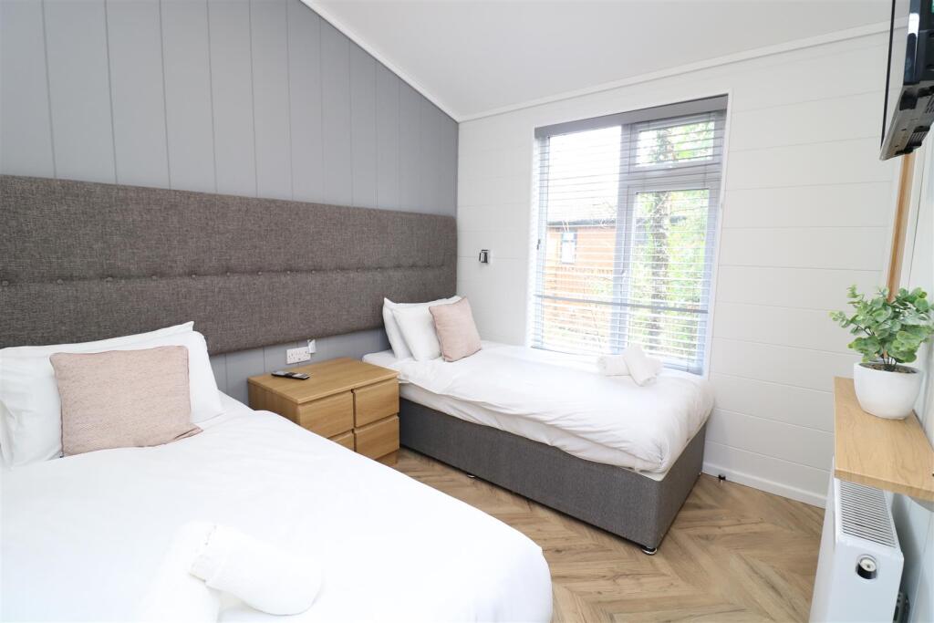 Additional image 7 of Lake View, Brokerswood