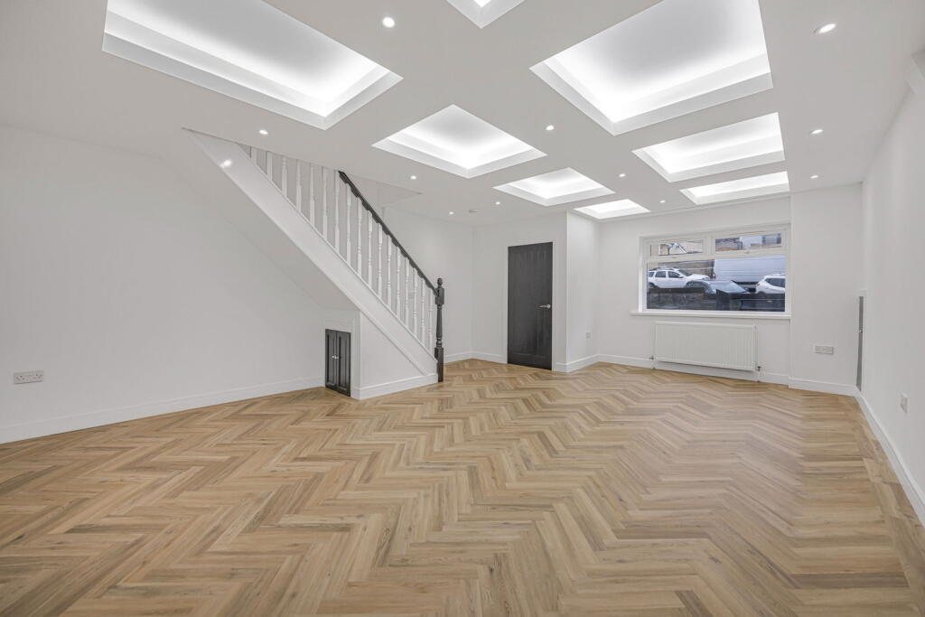 Additional image 3 of Commercial Street, Senghenydd, Caerphilly, CF83 4FZ