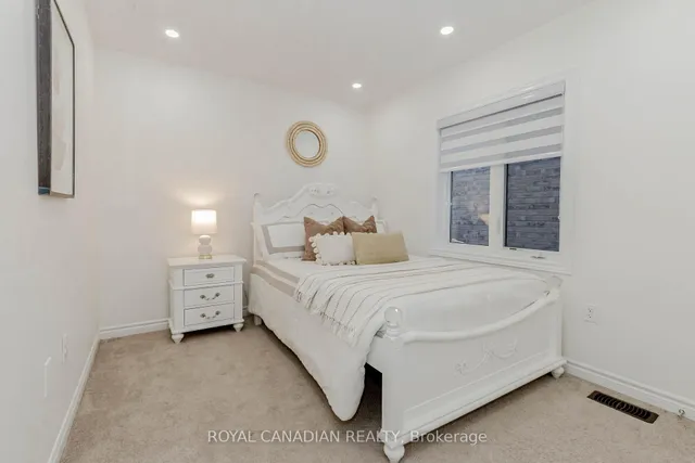 Additional image 32 of 1544 Chretien St