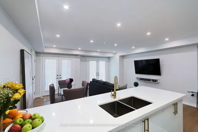 Additional image 7 of 200 Veterans Dr Unit 25