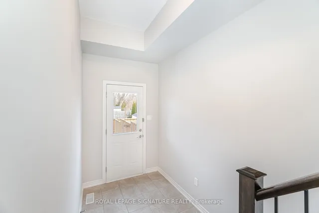 Additional image 12 of 2220 Queensway Dr Unit 15