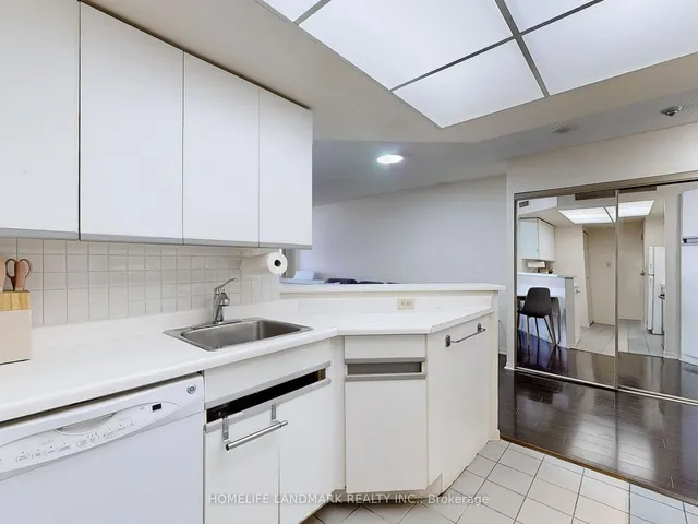 Additional image 19 of 1001 Bay St Unit 701