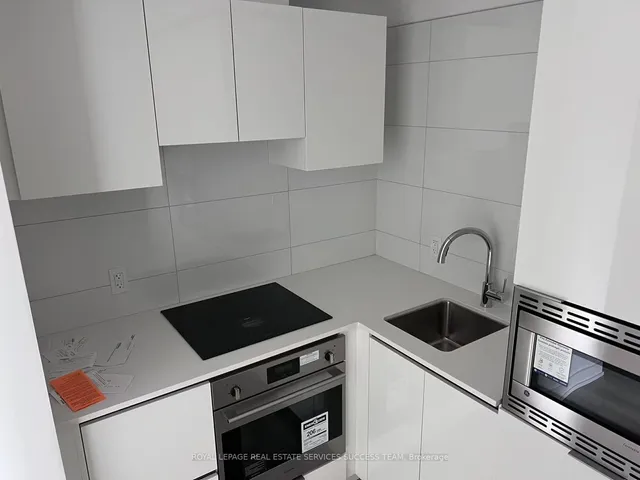 Additional image 10 of 238 Simcoe St St Unit 708