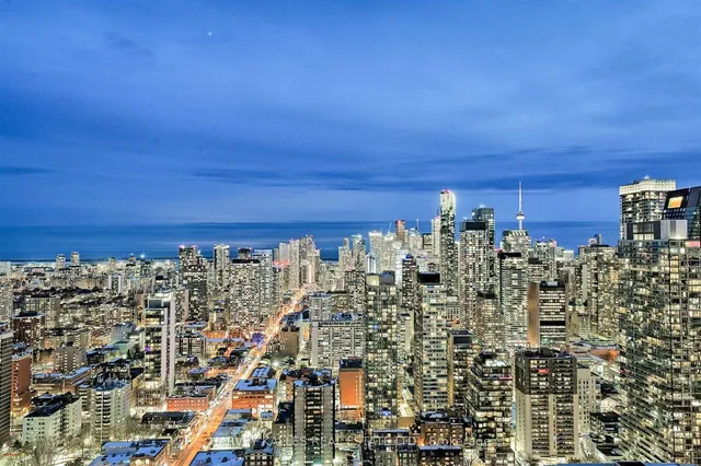 Additional image 40 of 55 Charles St Unit 4304