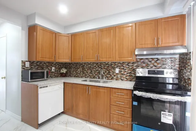 Additional image 15 of 7500 Goreway Dr Unit #37