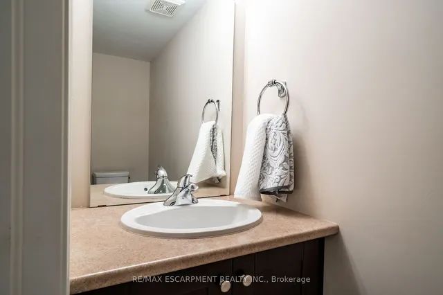 Additional image 31 of 1491 Plains Rd Unit 6