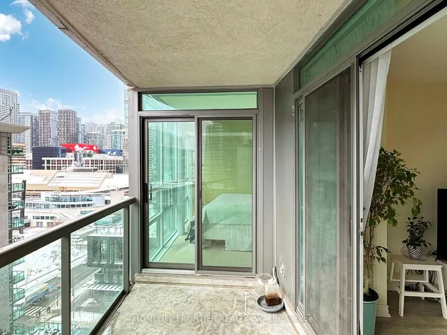 Additional image 23 of 30 Grand Trunk Cres Unit 1812