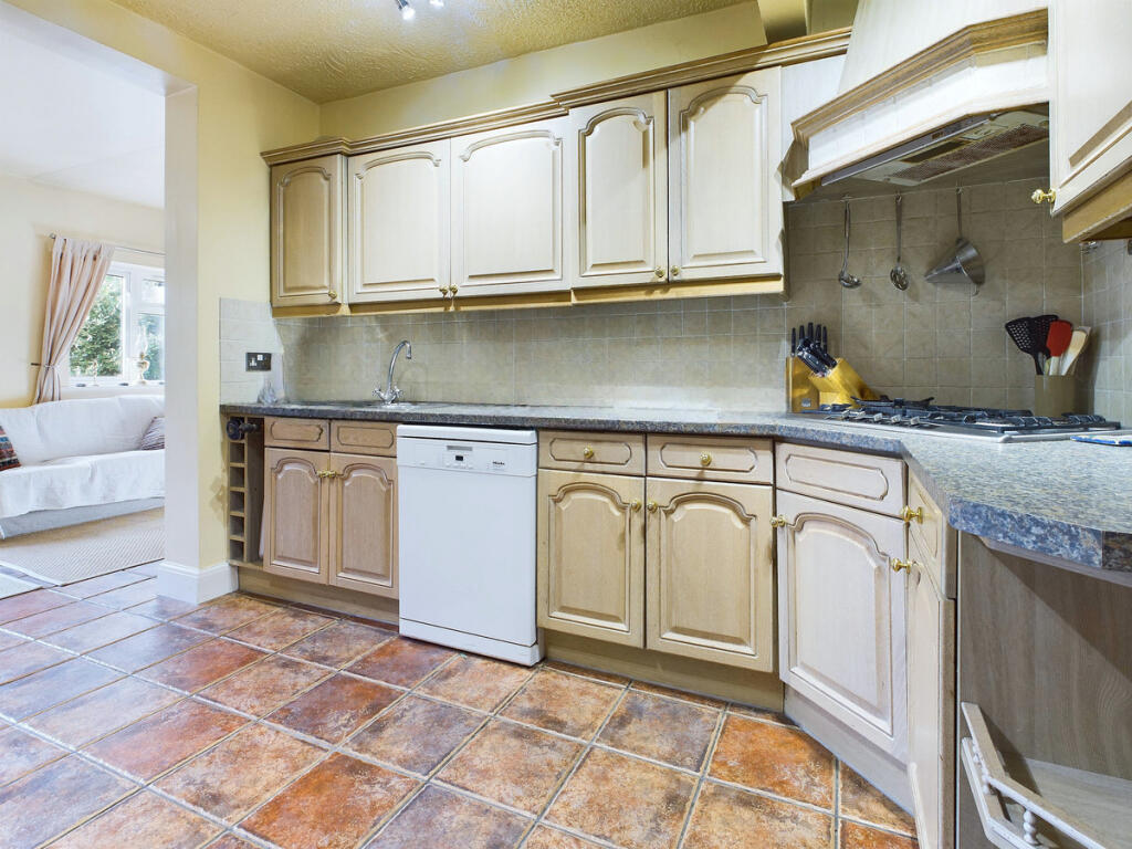Burnett Road, Sutton Coldfield, B74 photo 4