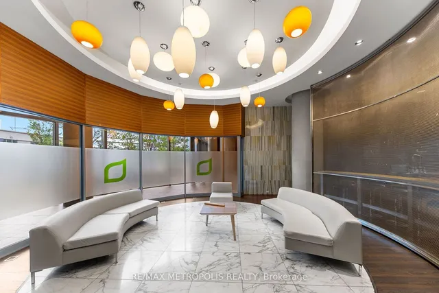 Additional image 16 of 135 Village Green Sq Unit 816