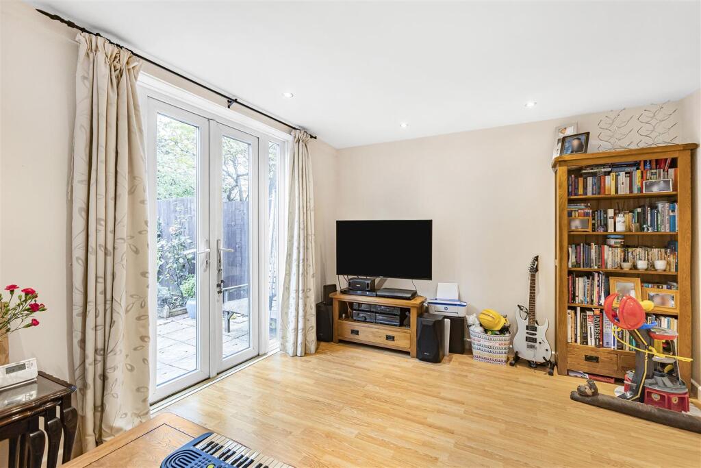 Additional image 4 of Guessens Grove, Welwyn Garden City