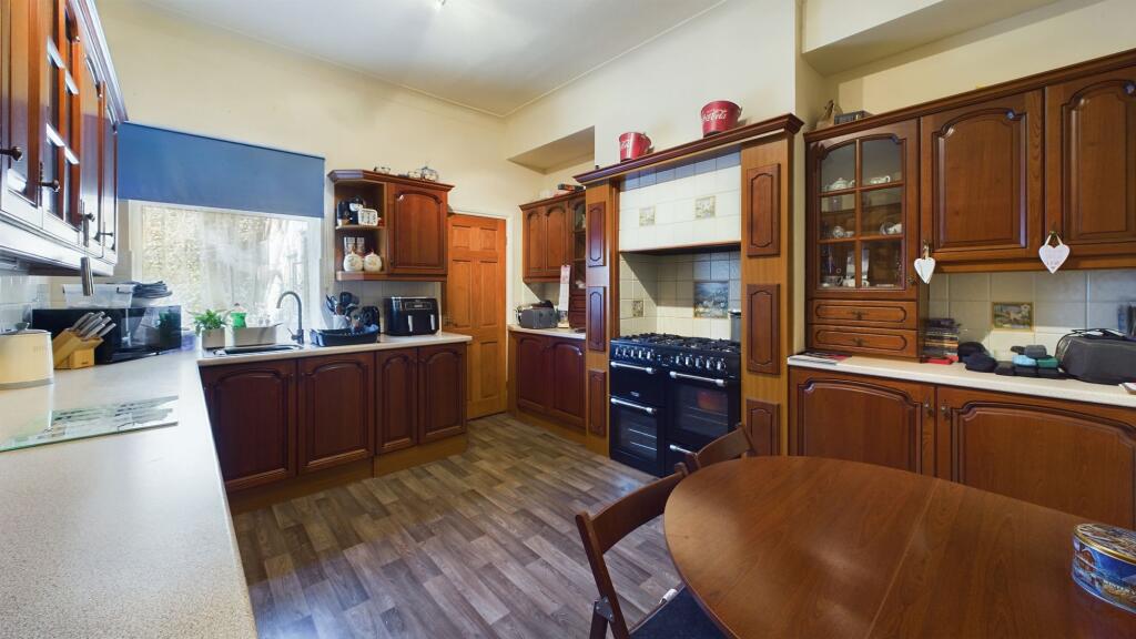 Additional image 2 of Hutton Road, Bradford, BD5