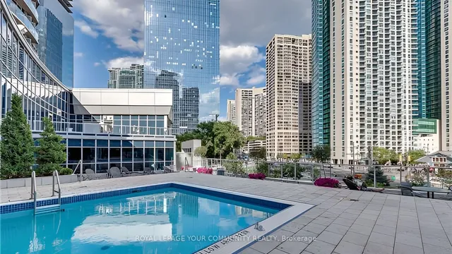 Additional image 25 of 208 Queens Quay Unit 1813