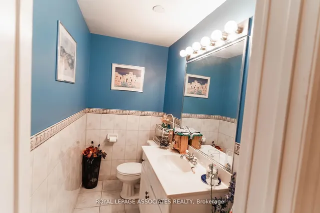 Additional image 30 of 89 Portage Ave