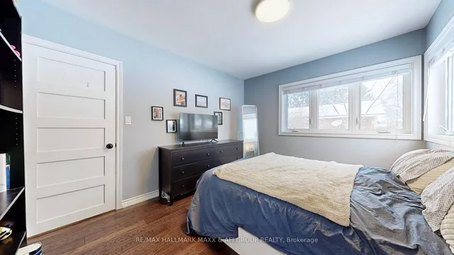 Additional image 23 of 1007 Earl Cres