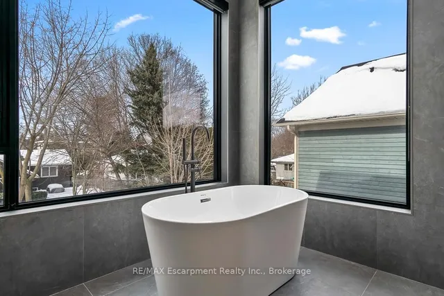 Additional image 26 of 1405 ACTON Cres