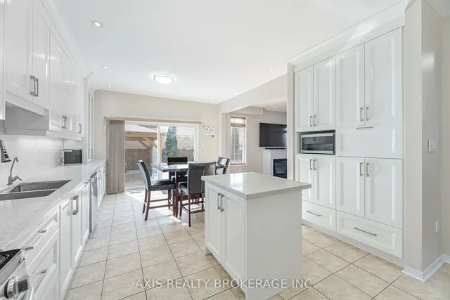 Additional image 16 of 25 Laurentide Cres